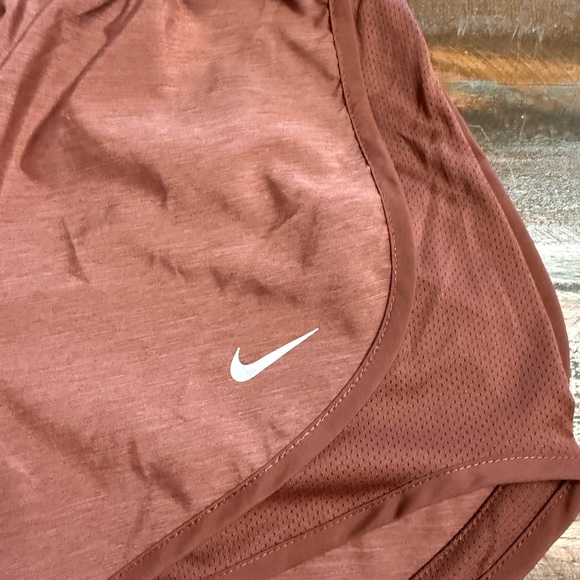 Nike Women’s Dri-FIT Running Shorts Rust NWT - Picture 5 of 6